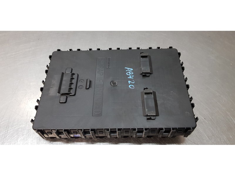 Recambio de caja reles / fusibles para ford ka+ essential referencia OEM IAM JU5T15604MCE  