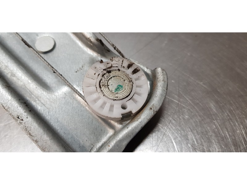 Recambio de elevalunas delantero derecho para ford ka+ essential referencia OEM IAM E3B5A23200DF  