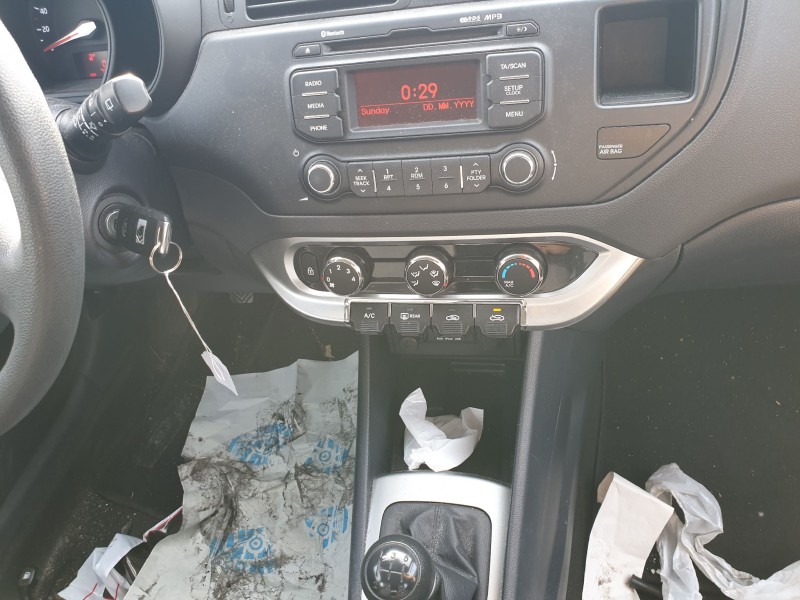 kia rio del año 2014