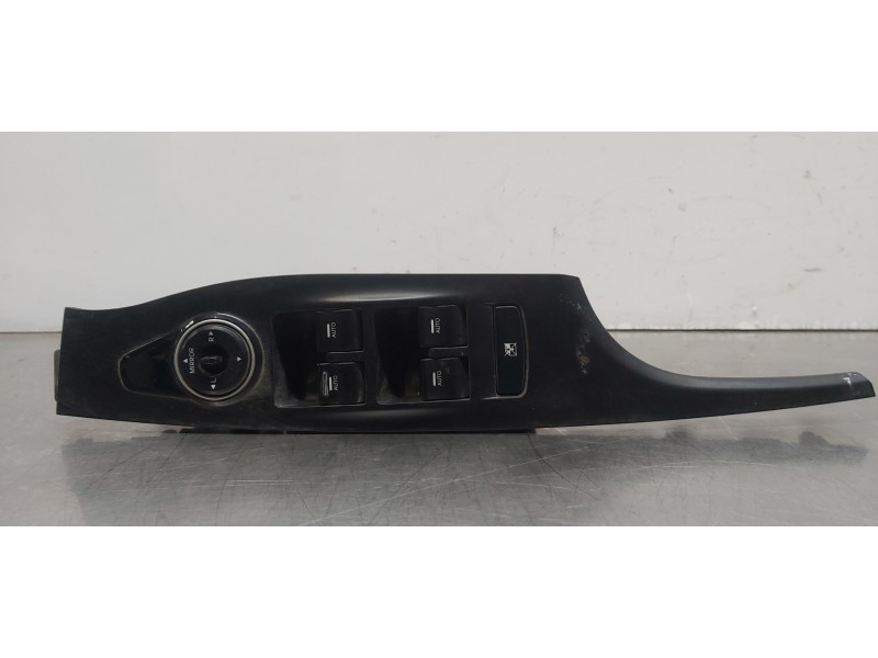 Recambio de mando elevalunas delantero izquierdo para hyundai i40 style blue referencia OEM IAM 935703Z300  