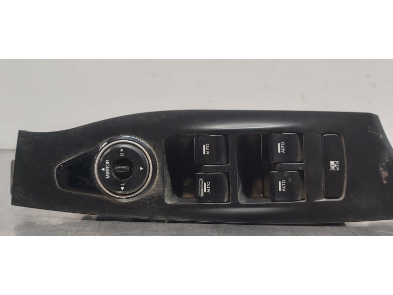 Recambio de mando elevalunas delantero izquierdo para hyundai i40 style blue referencia OEM IAM 935703Z300  