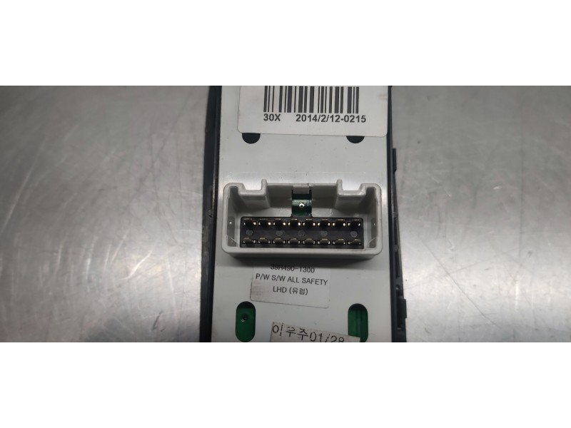 Recambio de mando elevalunas delantero izquierdo para hyundai i40 style blue referencia OEM IAM 935703Z300  