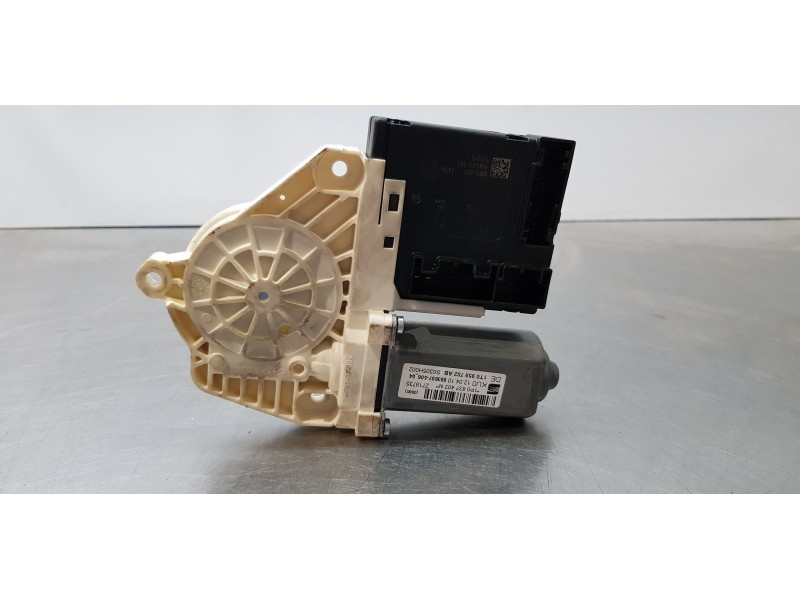 Recambio de motor elevalunas delantero derecho para seat leon (1p1) reference referencia OEM IAM 1P0837402M   Recambio de motor elevalunas delantero derecho para seat leon (1p1) reference referencia OEM IAM 1P0837402M