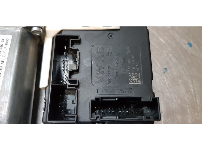 Recambio de motor elevalunas delantero derecho para seat leon (1p1) reference referencia OEM IAM 1P0837402M   Recambio de motor elevalunas delantero derecho para seat leon (1p1) reference referencia OEM IAM 1P0837402M