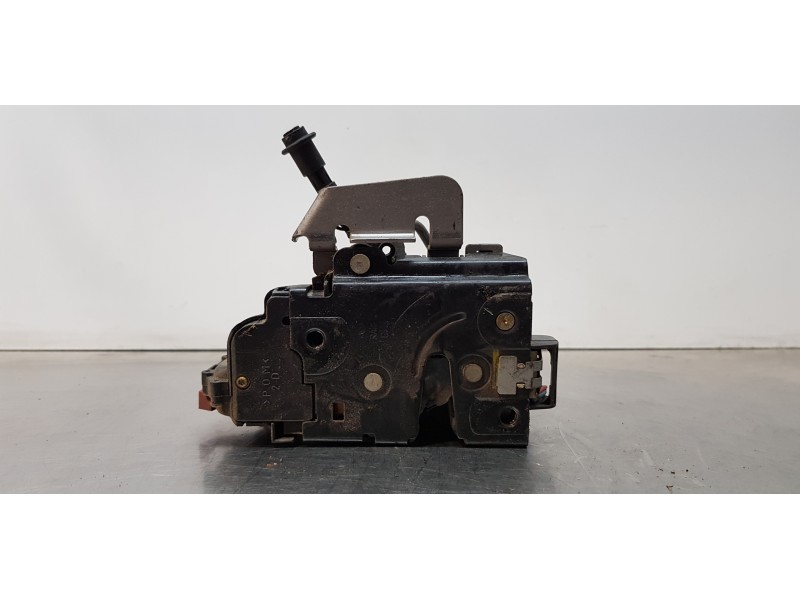 Recambio de cerradura puerta delantera derecha para audi a3 (8p) 2.0 tdi attraction referencia OEM IAM 4E1837016  