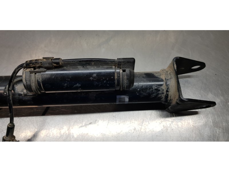 Recambio de amortiguador trasero izquierdo para mercedes clase m (w164) 4matic referencia OEM IAM A1643203031  