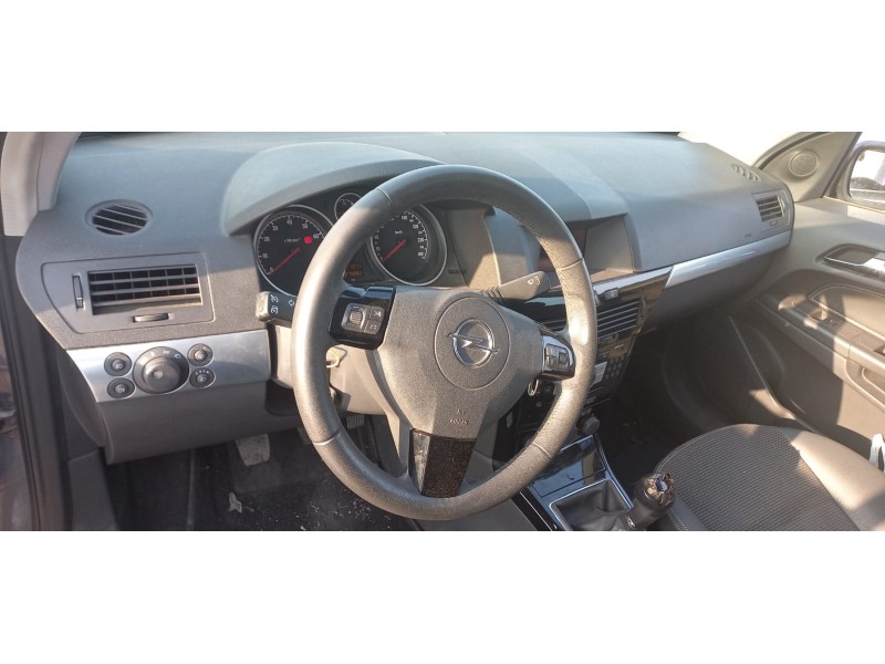 opel astra h berlina del año 2007