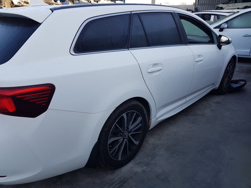 toyota avensis touring sports del año 2017