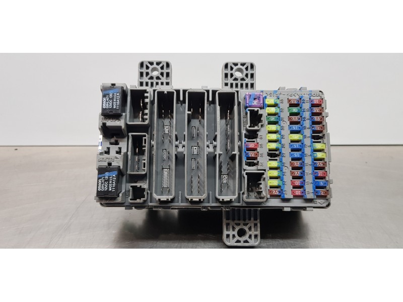 Recambio de caja reles / fusibles para honda civic berlina 5 (fk) 2.2 i-ctdi comfort referencia OEM IAM 38200SMGG31  