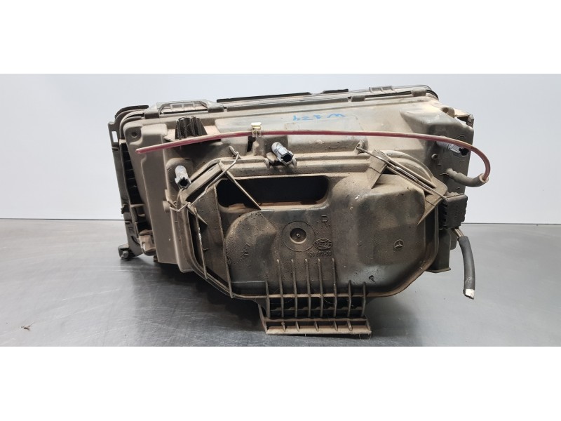 Recambio de faro derecho para mercedes clase e (w124) berlina d 300 (124.130) referencia OEM IAM A1248203959  