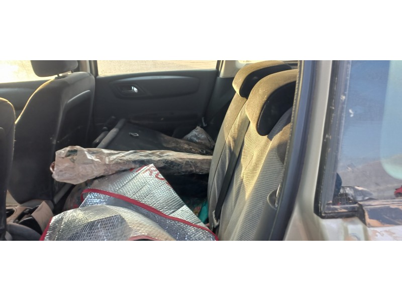 citroen c4 berlina del año 2005