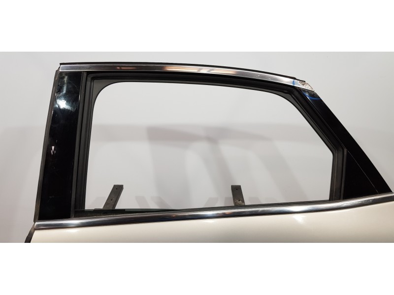 Recambio de puerta trasera izquierda para citroen ds 7 crossback bluehdi referencia OEM IAM 9819326880  