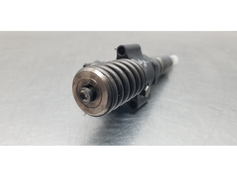 Recambio de inyector para volkswagen golf v berlina (1k1) sportline referencia OEM IAM 03G130073B 0414720403  Recambio de inyector para volkswagen golf v berlina (1k1) sportline referencia OEM IAM 03G130073B 0414720403