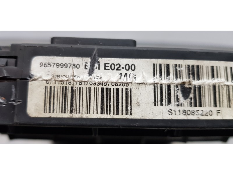 Recambio de caja reles / fusibles para citroen xsara picasso exclusive referencia OEM IAM 9657999780 BSIE02  Recambio de caja reles / fusibles para citroen xsara picasso exclusive referencia OEM IAM 9657999780 BSIE02