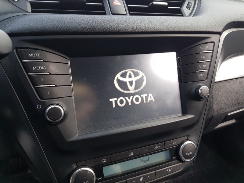 toyota avensis touring sports del año 2017