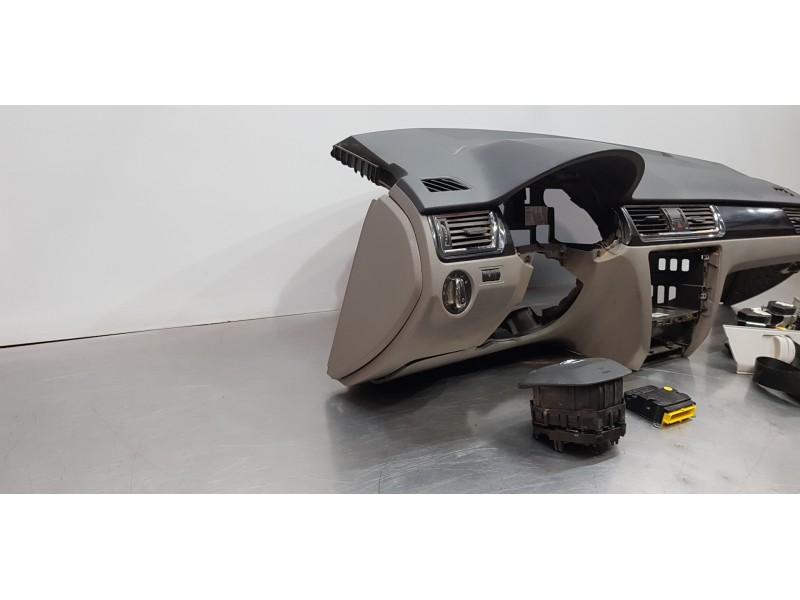 Recambio de kit airbag para seat toledo (kg3) reference referencia OEM IAM 5JB857009BEDI 6F0880201AG 34D959655B Recambio de kit airbag para seat toledo (kg3) reference referencia OEM IAM 5JB857009BEDI 6F0880201AG 34D959655B