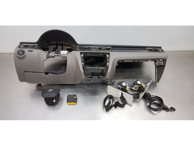 Recambio de kit airbag para seat toledo (kg3) reference referencia OEM IAM 5JB857009BEDI 6F0880201AG 34D959655B Recambio de kit airbag para seat toledo (kg3) reference referencia OEM IAM 5JB857009BEDI 6F0880201AG 34D959655B