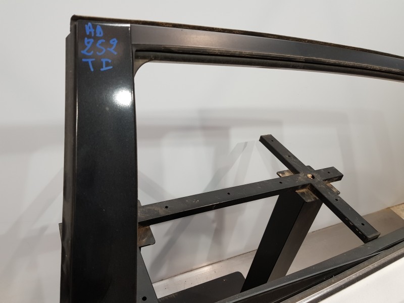 Recambio de puerta trasera izquierda para toyota auris active referencia OEM IAM 6700402380  