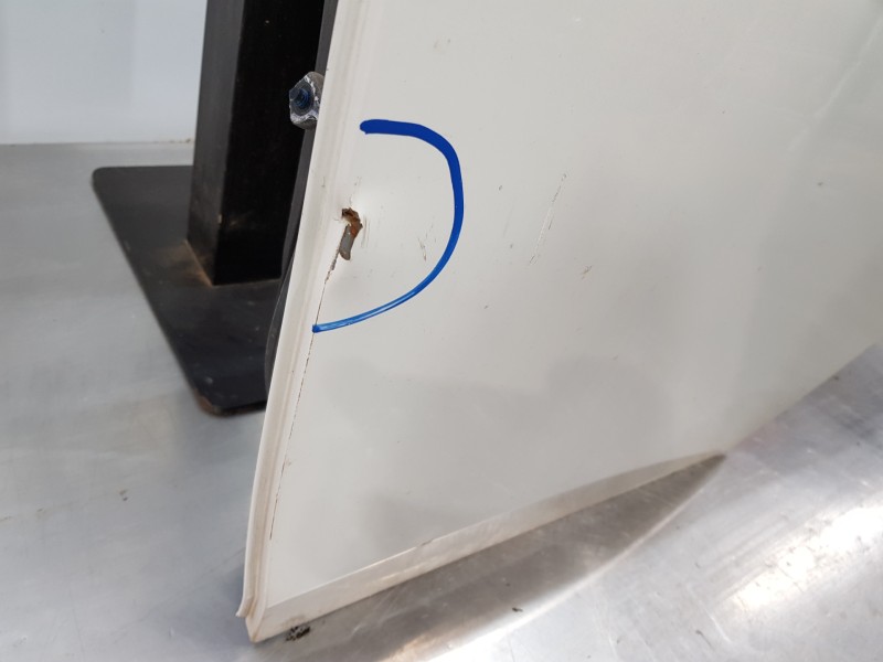 Recambio de puerta trasera izquierda para toyota auris active referencia OEM IAM 6700402380  