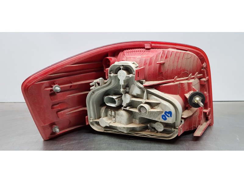 Recambio de piloto trasero derecho para audi a3 (8p) restyling referencia OEM IAM 8P0945096B 8P0945096 