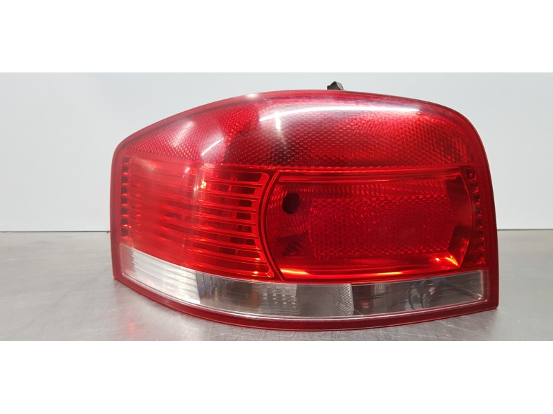 Recambio de piloto trasero izquierdo para audi a3 (8p) restyling referencia OEM IAM 8P3945095B 8P0945095 