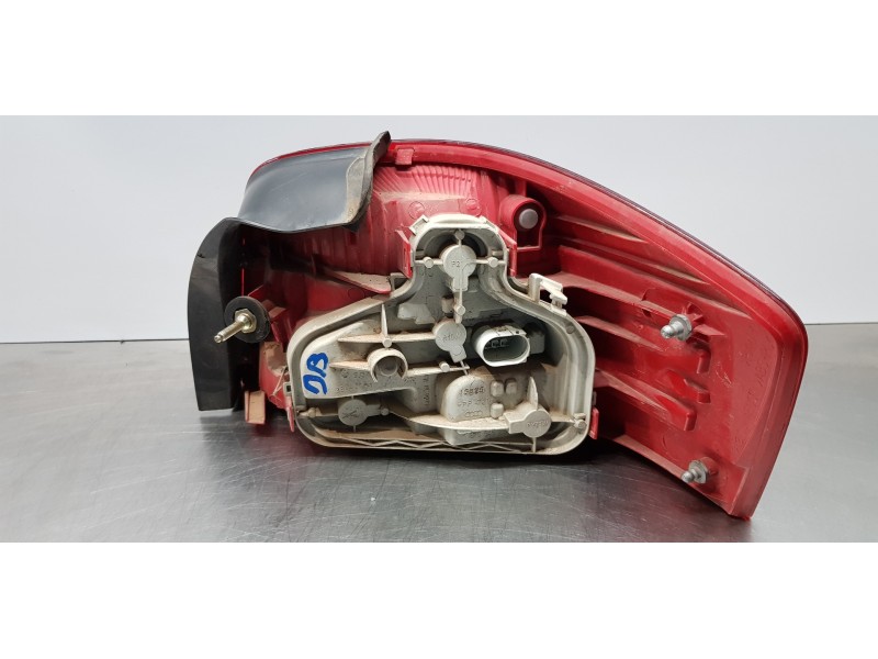 Recambio de piloto trasero izquierdo para audi a3 (8p) restyling referencia OEM IAM 8P3945095B 8P0945095 