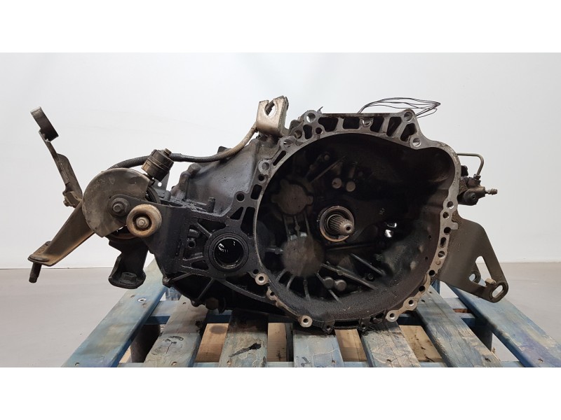 Recambio de caja cambios para toyota auris active referencia OEM IAM 3030012F70  