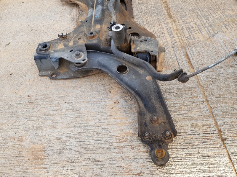 Recambio de puente delantero para citroen c4 grand picasso spacetourer referencia OEM IAM 9677071880  