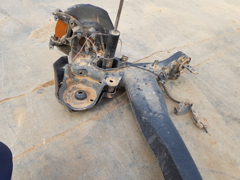 Recambio de puente trasero para citroen c4 grand picasso exclusive referencia OEM IAM 1647872280 1610186380  Recambio de puente trasero para citroen c4 grand picasso exclusive referencia OEM IAM 1647872280 1610186380