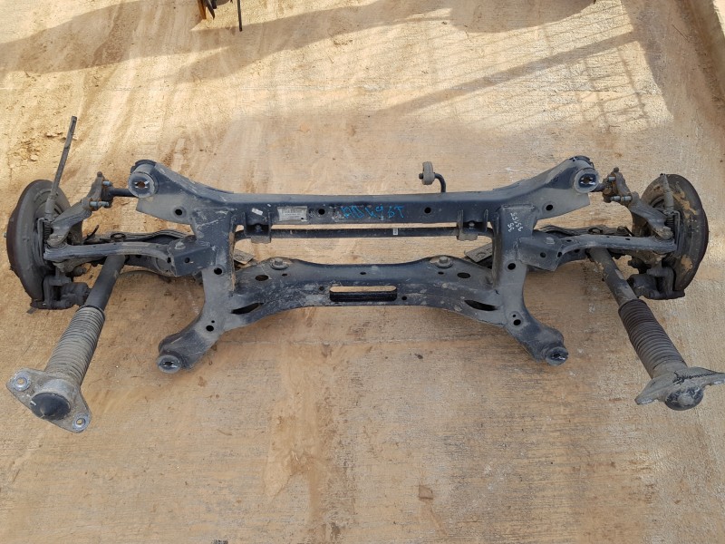 Recambio de puente trasero para hyundai tucson ix35 referencia OEM IAM 55405D7000  