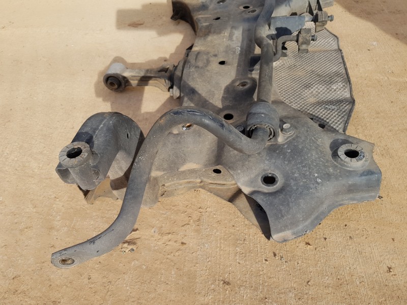 Recambio de puente delantero para hyundai i30 fastback tecno referencia OEM IAM 62400J7AA0 54810G4AB0 