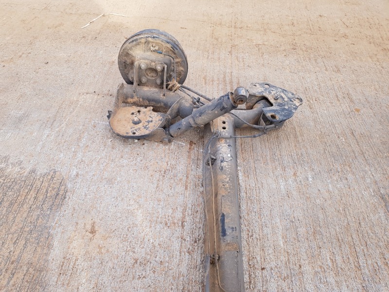 Recambio de puente trasero para dacia lodgy laureate referencia OEM IAM 555117070R  