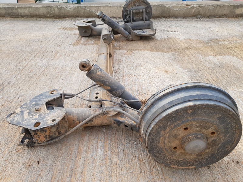 Recambio de puente trasero para dacia lodgy laureate referencia OEM IAM 555117070R  