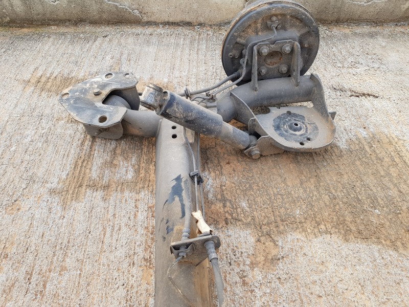 Recambio de puente trasero para dacia lodgy laureate referencia OEM IAM 555117070R  