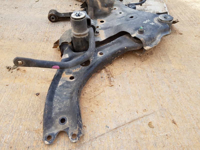 Recambio de puente delantero para hyundai tucson ix35 referencia OEM IAM 62405D7050  