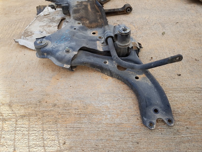 Recambio de puente delantero para hyundai tucson ix35 referencia OEM IAM 62405D7050  