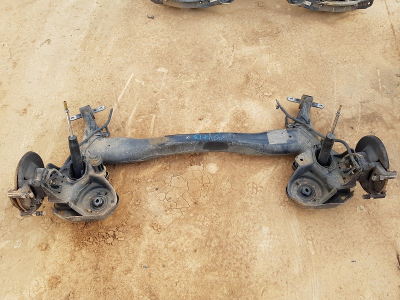 Recambio de puente trasero para peugeot 3008 allure referencia OEM IAM 9833974980  