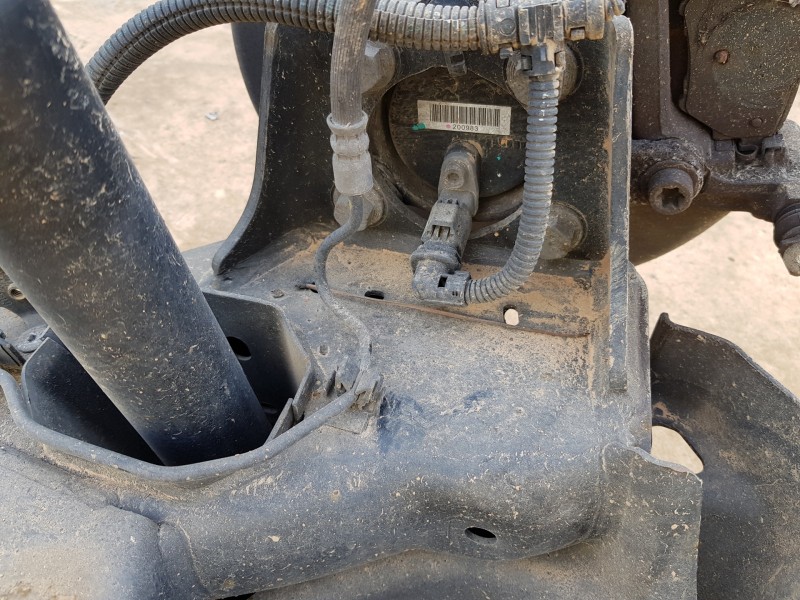 Recambio de puente trasero para peugeot 3008 allure referencia OEM IAM 9833974980  