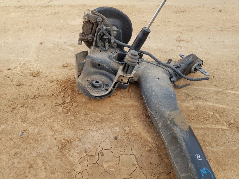 Recambio de puente trasero para peugeot 3008 allure referencia OEM IAM 9833974980  