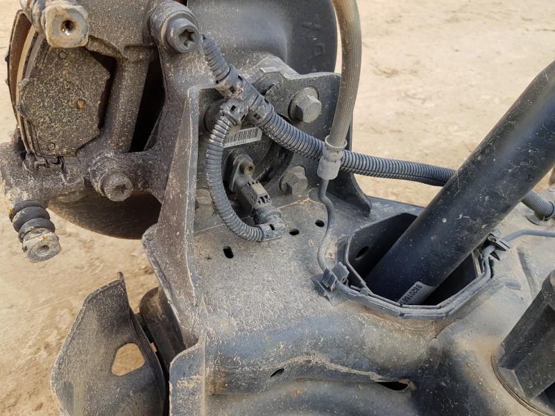 Recambio de puente trasero para peugeot 3008 allure referencia OEM IAM 9833974980  