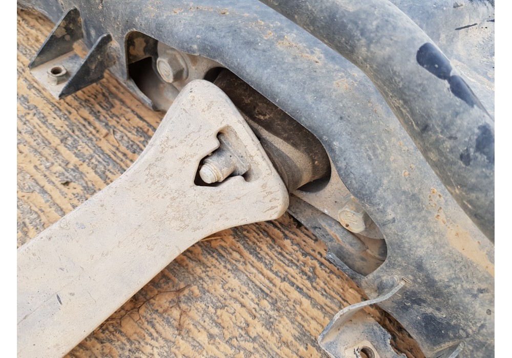 Recambio de puente delantero para kia sportage dynamic referencia OEM IAM 62405D7050 62401F1050 