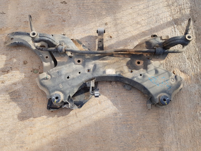 Recambio de puente delantero para hyundai tucson tl referencia OEM IAM 62405D7050  