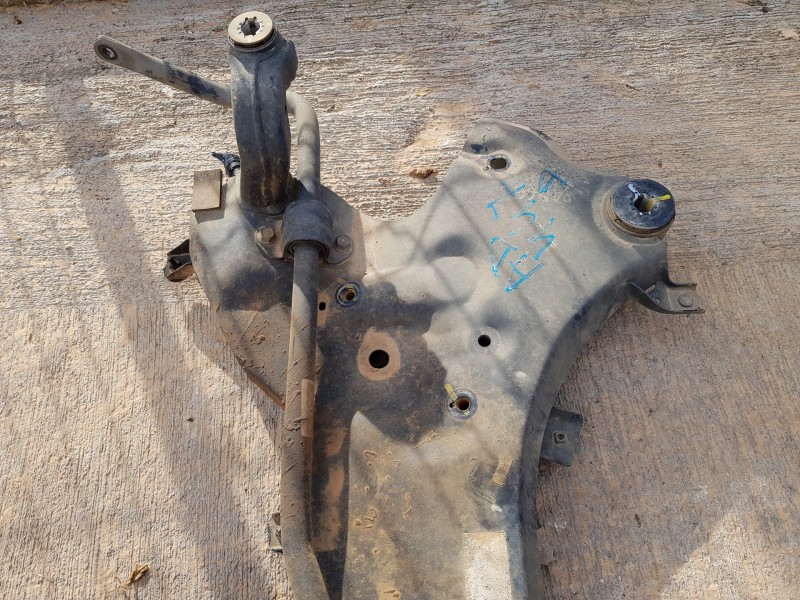 Recambio de puente delantero para hyundai tucson tl referencia OEM IAM 62405D7050  