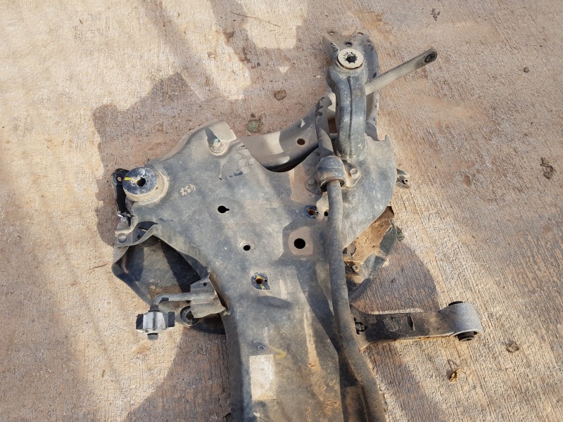 Recambio de puente delantero para hyundai tucson tl referencia OEM IAM 62405D7050  