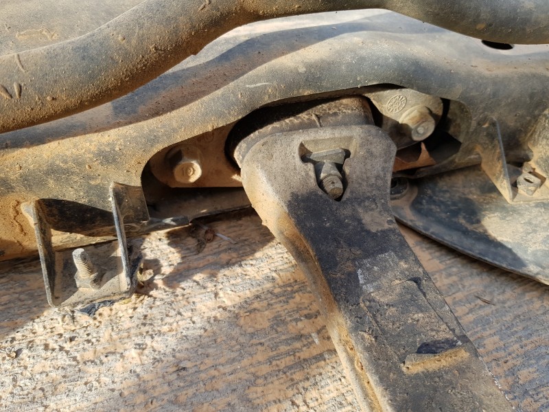 Recambio de puente delantero para hyundai tucson tl referencia OEM IAM 62405D7050  