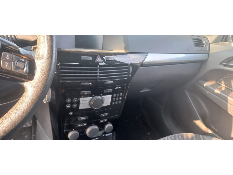 opel astra h berlina del año 2007