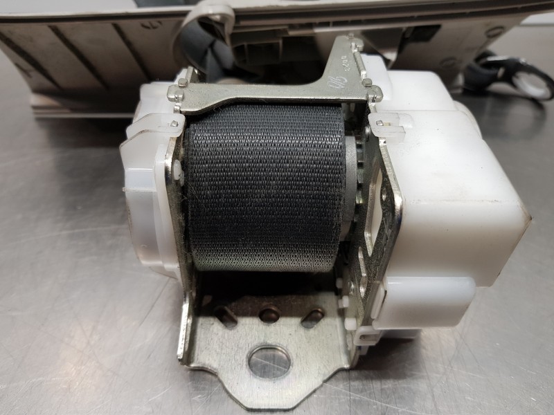 Recambio de cinturon seguridad delantero derecho para toyota auris active referencia OEM IAM 7321002460C2 7302302040  Recambio de cinturon seguridad delantero derecho para toyota auris active referencia OEM IAM 7321002460C2 7302302040