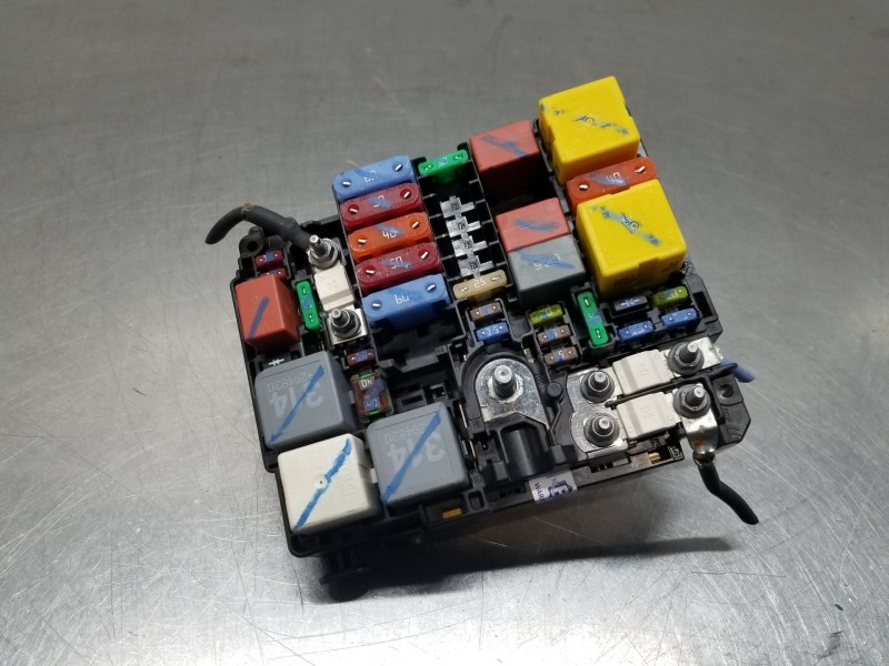 Recambio de caja reles / fusibles para citroen ds 7 crossback bluehdi referencia OEM IAM 9804848580  