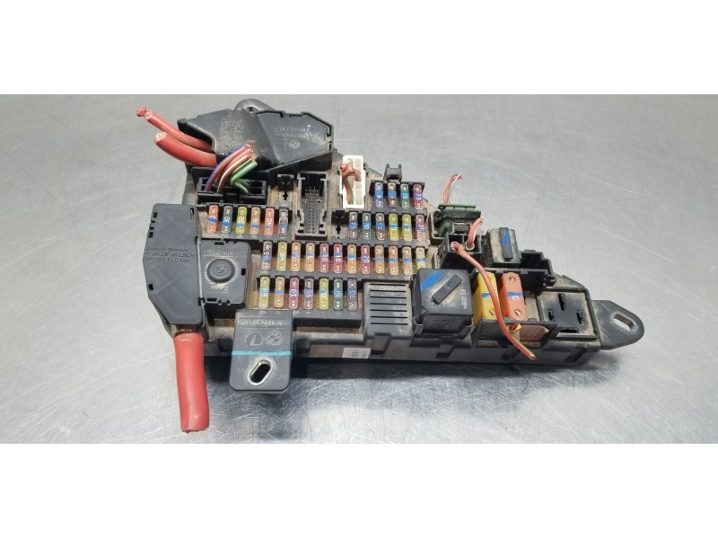 Recambio de caja reles / fusibles para bmw serie 6 cabrio (e64) 645ci referencia OEM IAM 6956505 61146906588 518889019