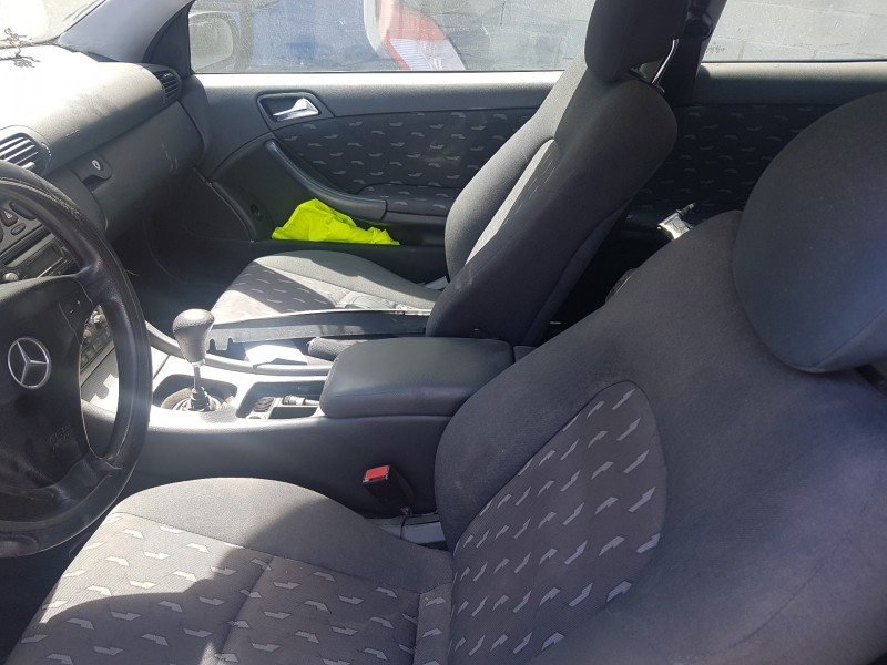 mercedes clase c (w203) sportcoupe del año 2001